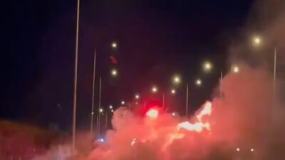 İstanbul Kuzey Marmara Otoyolu Silivri sapağında seyir halindeki araç alev