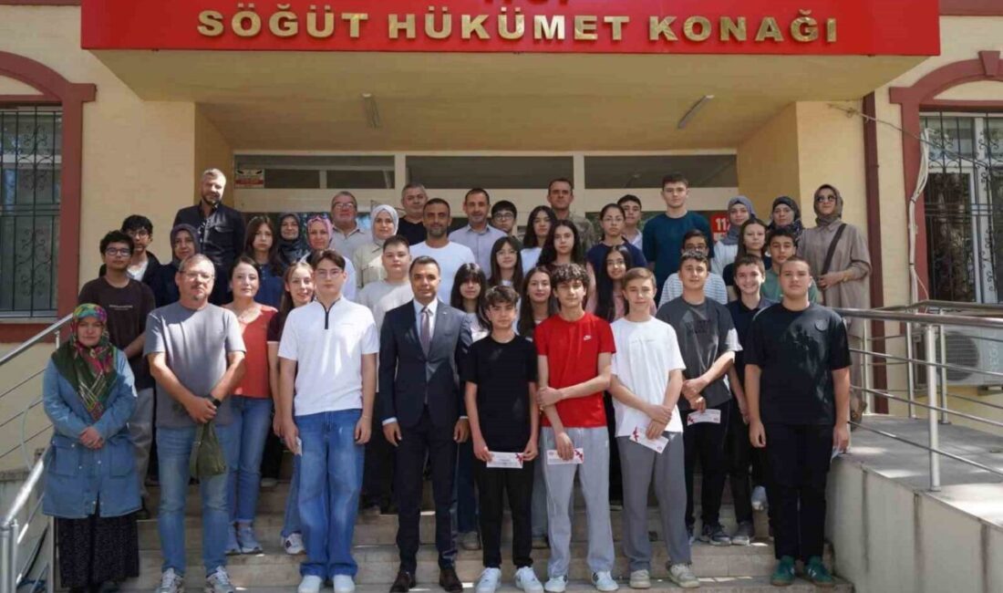 LGS başarısı gösteren öğrenciler ödüllendirildi Bilecik’in Söğüt ilçesinde Liselere Geçiş Sistemi (LGS) sınavında başarı gösteren