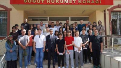 Bilecik’in Söğüt ilçesinde Liselere Geçiş Sistemi (LGS) sınavında başarı gösteren