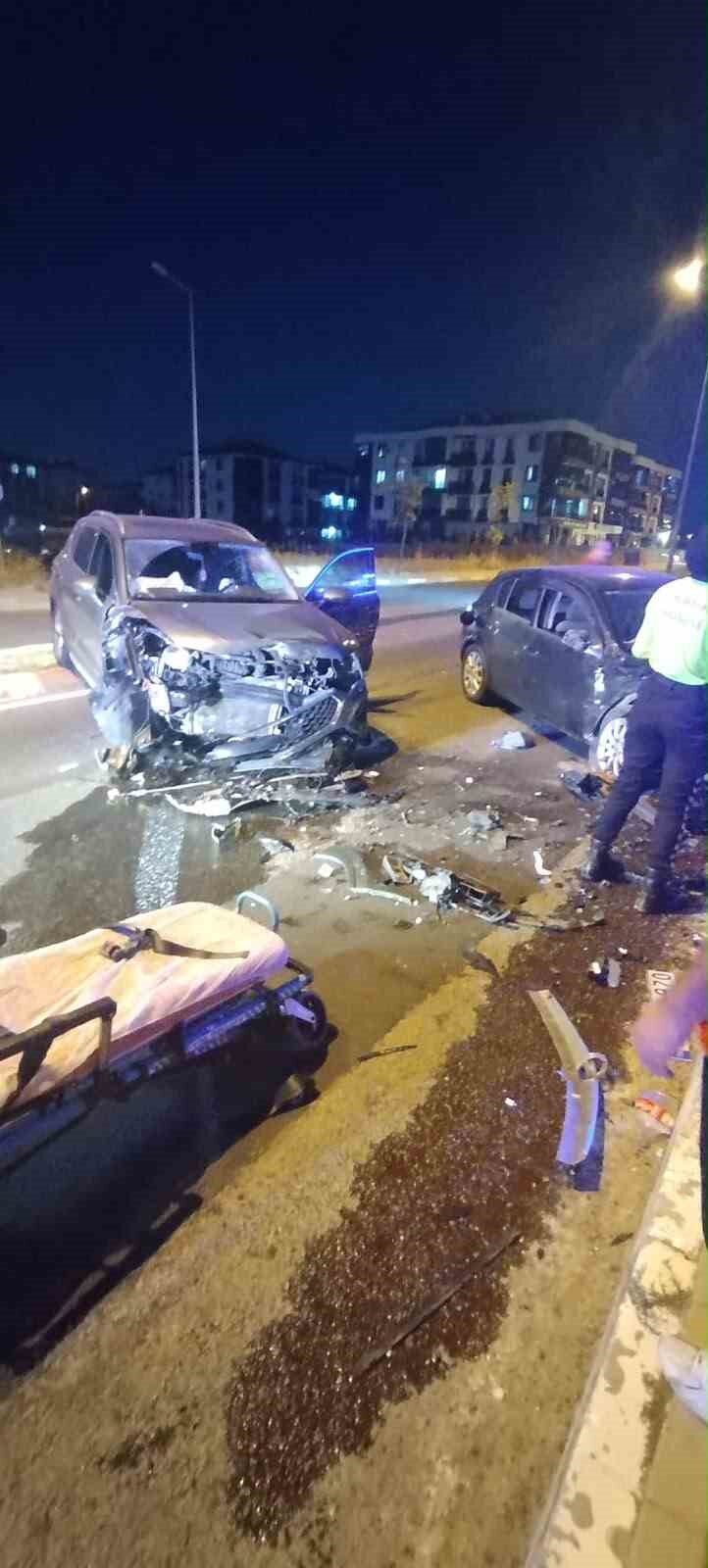 Lüleburgaz’da otomobil ile SUV araç çarpıştı: 8 yaralı 12 Bülten Medya -
