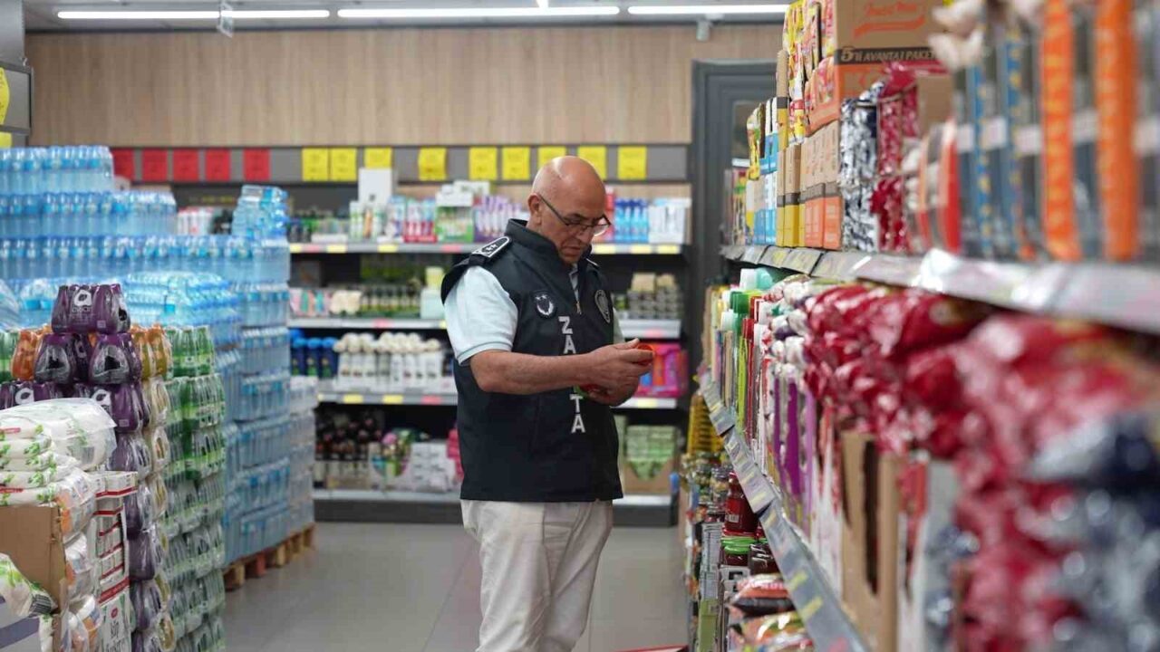 Maltepe’de ruhsatsız ve sağlıksız şartlarda faaliyet gösteren zincir market kapatıldı 12 Bülten Medya -