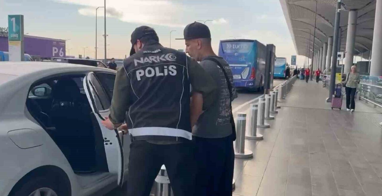 Manifest grubunun kurucusu ve menajeri Tolga Akış gözaltına alındı 4 Bülten Medya -
