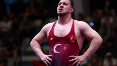 Akdeniz Oyunları’nda Türkiye’yi temsil eden milli güreşçiler; 3 altın, 1
