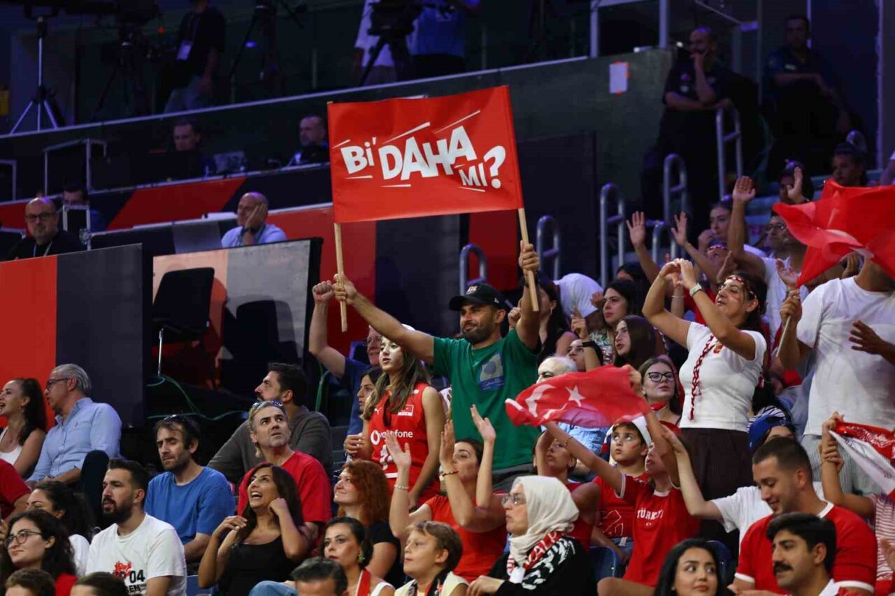 Milliler, CEV Avrupa Şampiyonası’nda 3’te 3 yaptı 78 Bülten Medya -