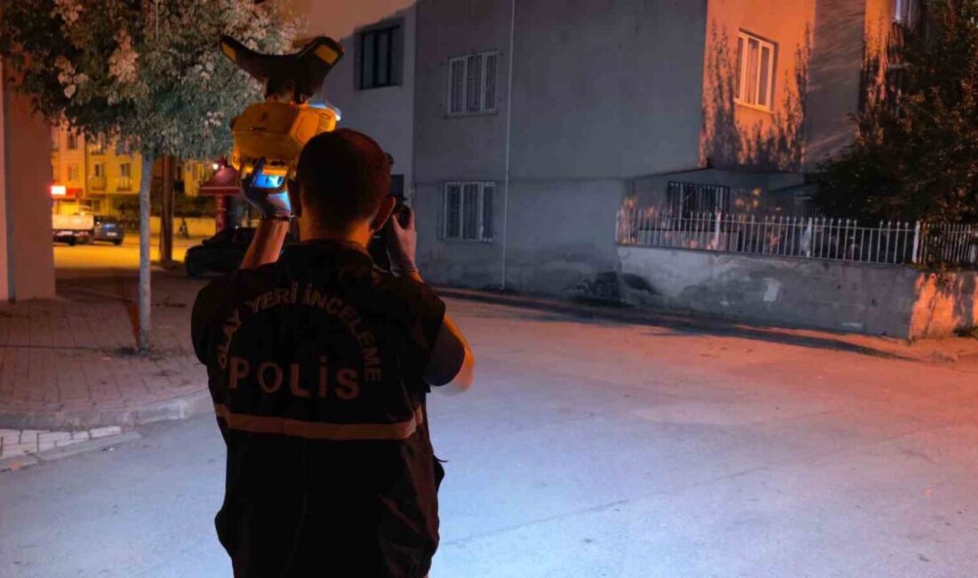 Motosikletle Geldi, Tüfekle Ateş Açıp Kaçtı! Bursa'nın İnegöl ilçesinde motosikletle gelen şüpheli, husumetlisi olduğu öne sürülen