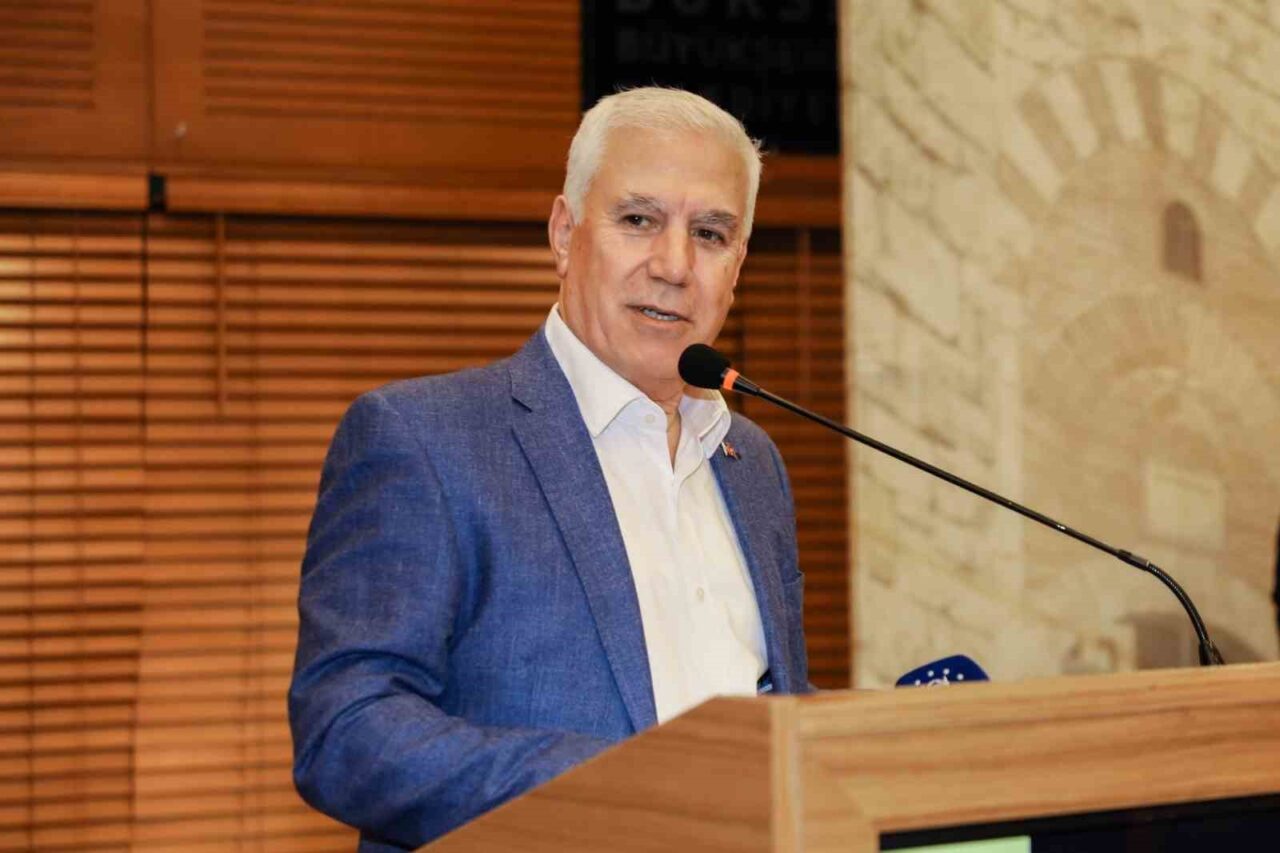 Hakkında devam eden hukuki süreç nedeniyle CHP’den istifa ettiğini açıklayan