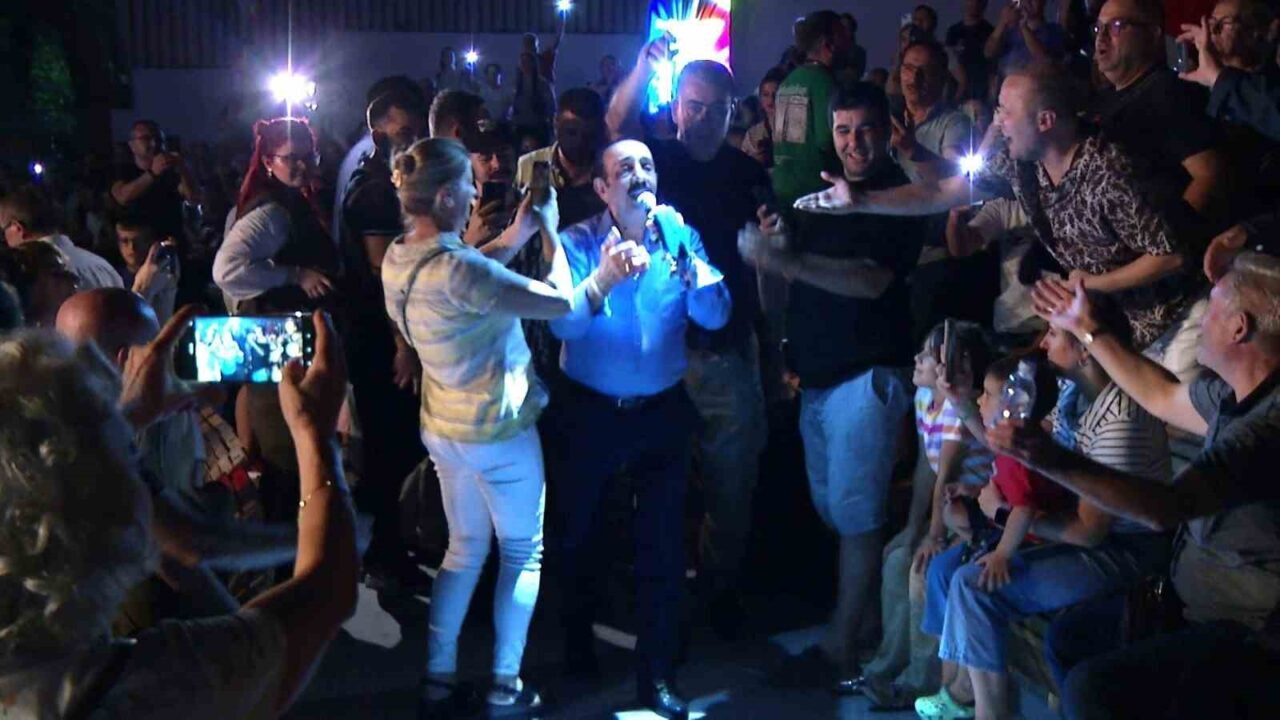 Mustafa Keser’den müzik ve kahkaha dolu gece 18 Bülten Medya -