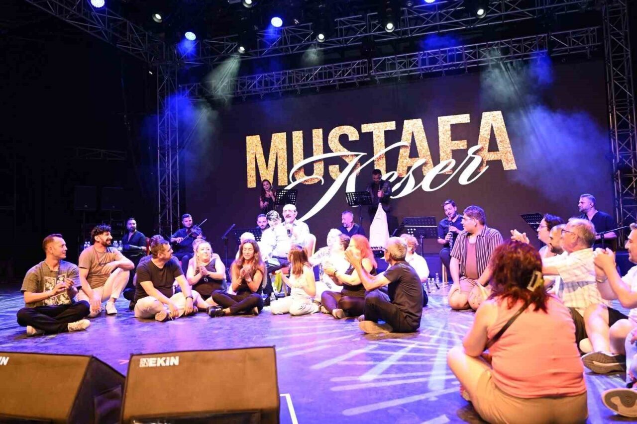 Mustafa Keser’den müzik ve kahkaha dolu gece 17 Bülten Medya -