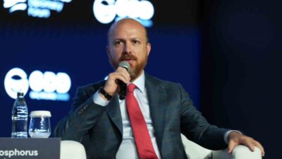 Bosphorus Diplomasi Forumu’nda konuşan İlim Yayma Vakfı Mütevelli Heyeti Başkanı
