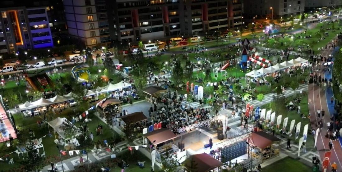 Nilüfer ilçe şenliği dolu dolu geçti Bursa Büyükşehir Belediyesi tarafından ‘Bursa’nın Fethi’nin 700. Yılı Etkinlikleri’ kapsamında