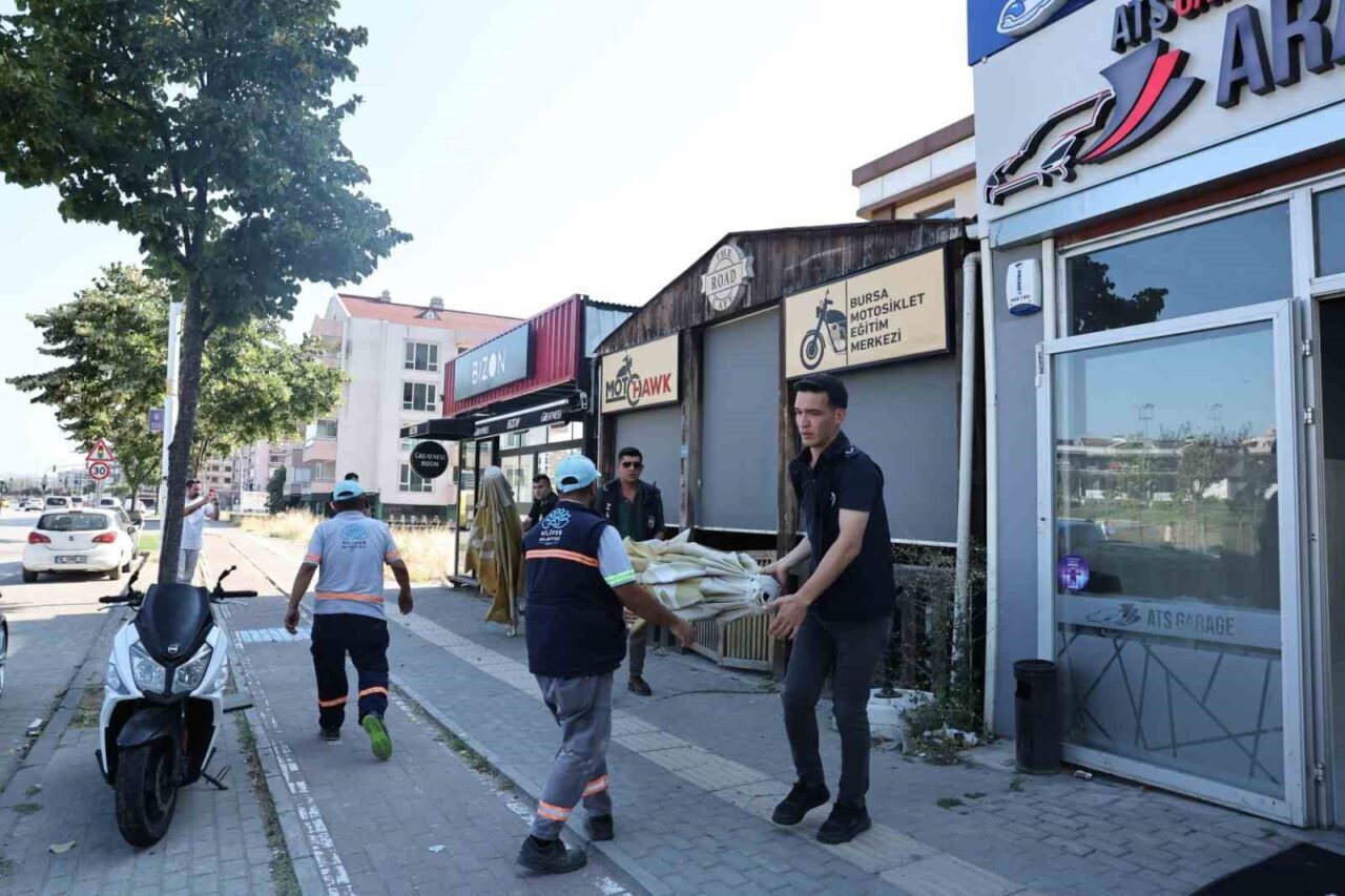 Nilüfer’de kaldırımlar temizlendi 15 Bülten Medya -