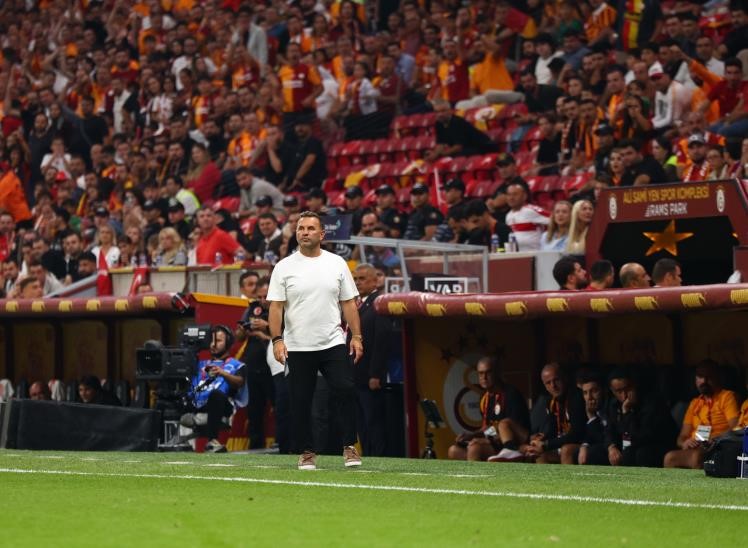 Okan Buruk: “Bu akşam itibarıyla ligin lideriyiz, bunu da sezon sonuna kadar devam ettirmek istiyoruz” Galatasaray Teknik Direktörü Okan Buruk, Göztepe galibiyetinin ardından yaptığı açıklamada,