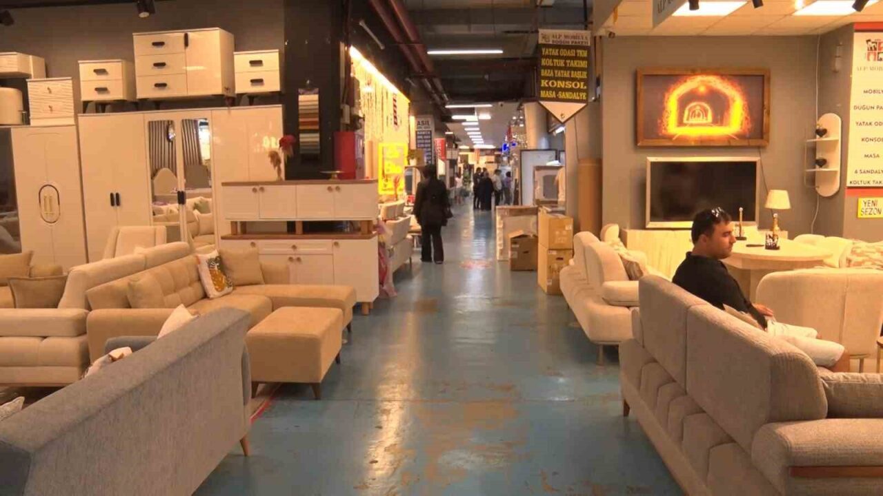 Okullar açıldı, öğretmen ve öğrencilerin mobilya telaşı başladı 11 Bülten Medya -
