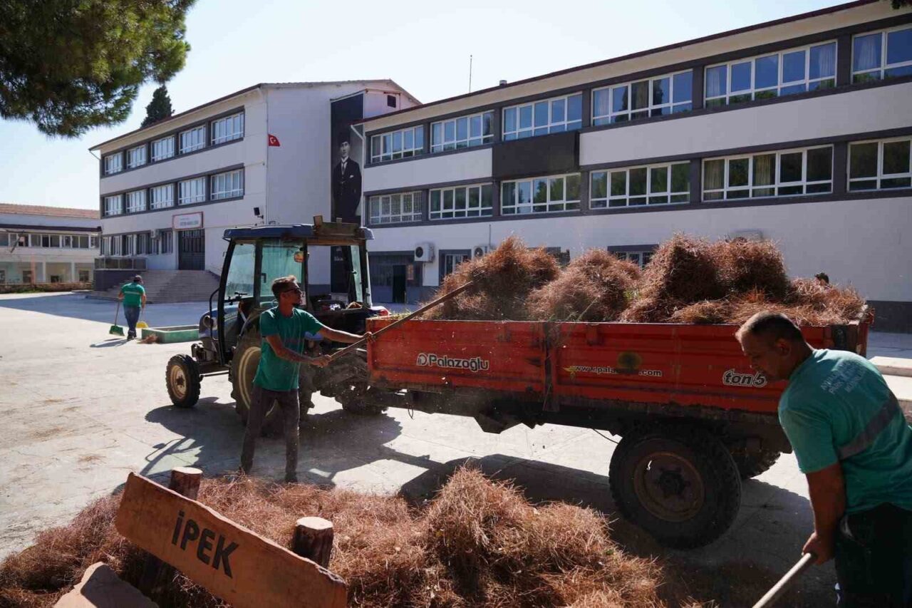 Okullar açılmadan kapsamlı temizlik 19 Bülten Medya -