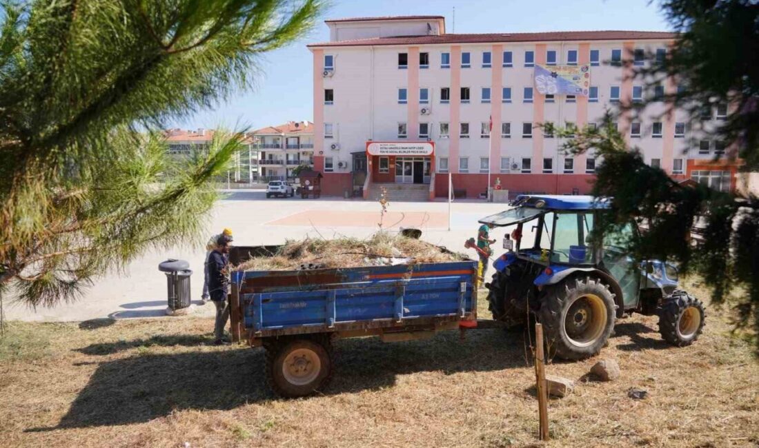 Okullar açılmadan kapsamlı temizlik Ayvalık’ta 2026-2027 eğitim ve öğretim yılının 14 Eylül 2026 Pazartesi