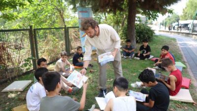 Osmangazi Belediyesi, çocukların kitapla bağını güçlendirmek ve okuma kültürünü yaygınlaştırmak