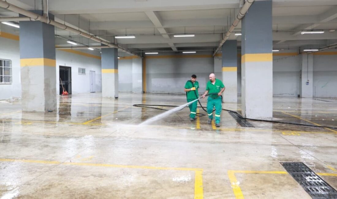 Osmangazi Belediyesi pazarlardan aylık 600 ton atık topluyor Osmangazi Belediyesi, vatandaşların pazar alışverişlerini temiz, hijyenik ve sağlıklı bir