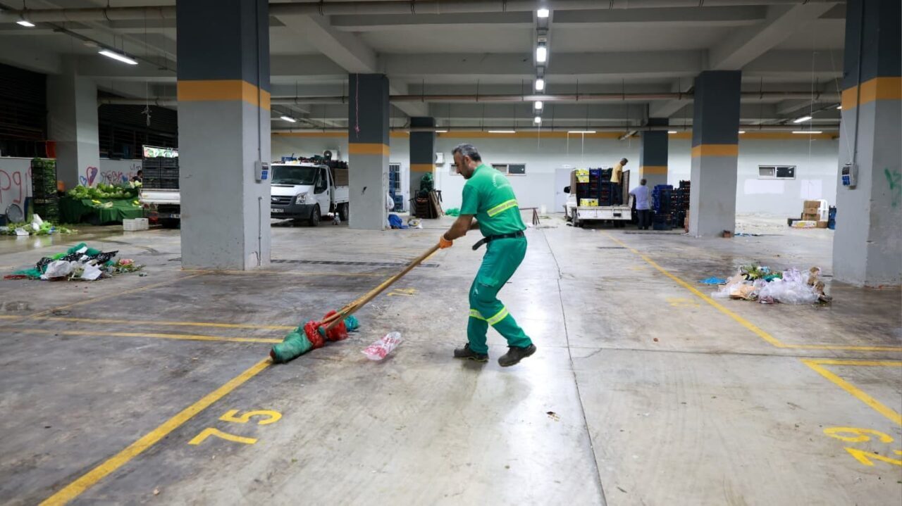 Osmangazi Belediyesi pazarlardan aylık 600 ton atık topluyor 13 Bülten Medya -