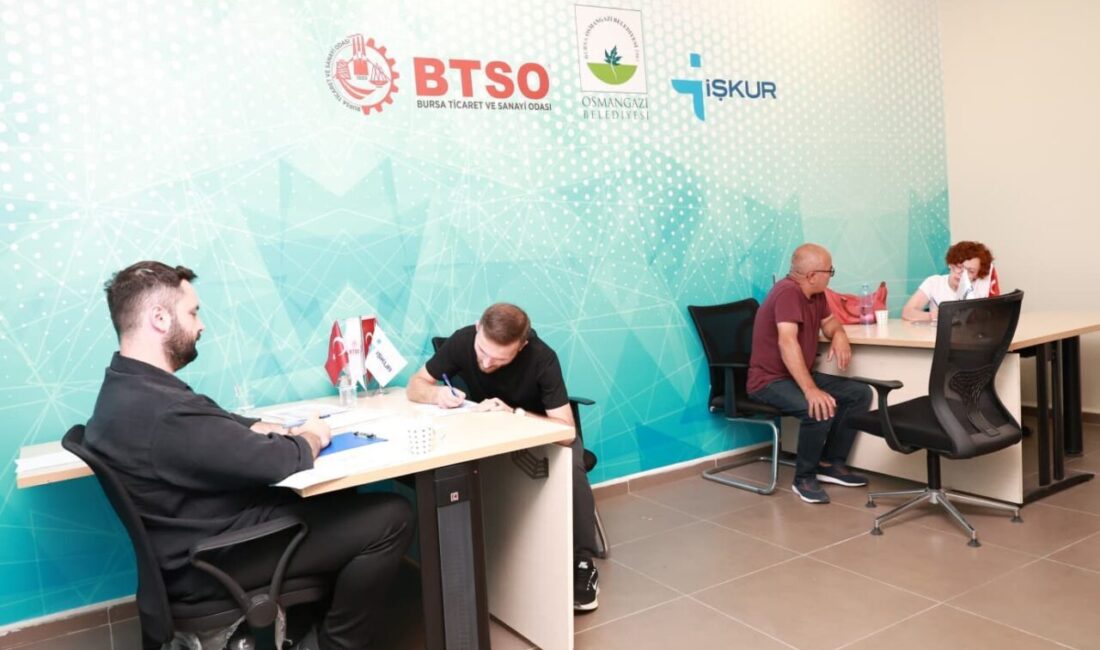 Osmangazi Belediyesi’nin iş arayan vatandaşlarla işverenleri buluşturduğu istihdam buluşmalarının bir