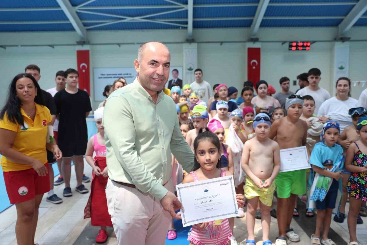 Osmangazi’de geleceğin yüzücüleri sertifikalarını aldı 10 Bülten Medya -