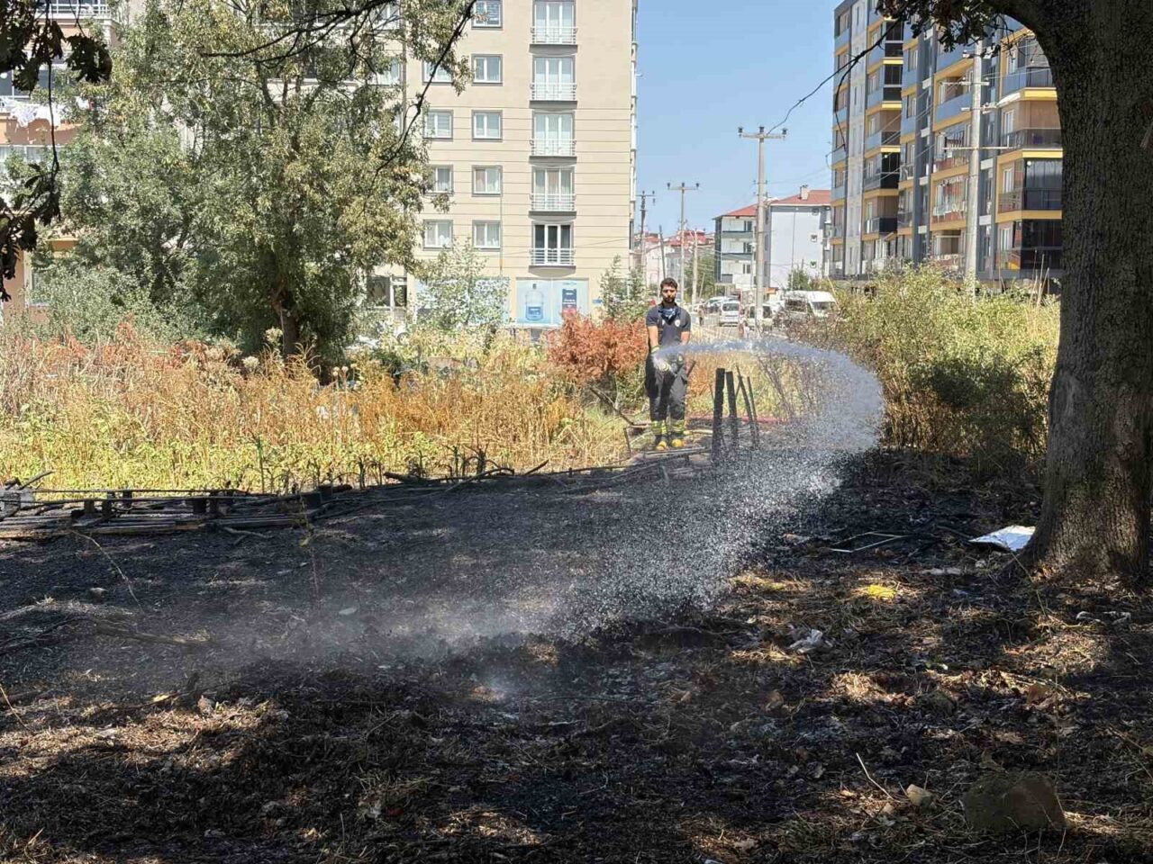 Otluk alandaki yangında toplu taşıma aracı hasar gördü 10 Bülten Medya -