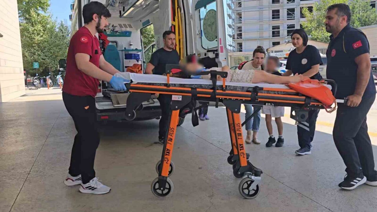 Bursa'nın İnegöl ilçesinde otomobil ile motosikletin çarpıştığı kazada, motosiklette bulunan