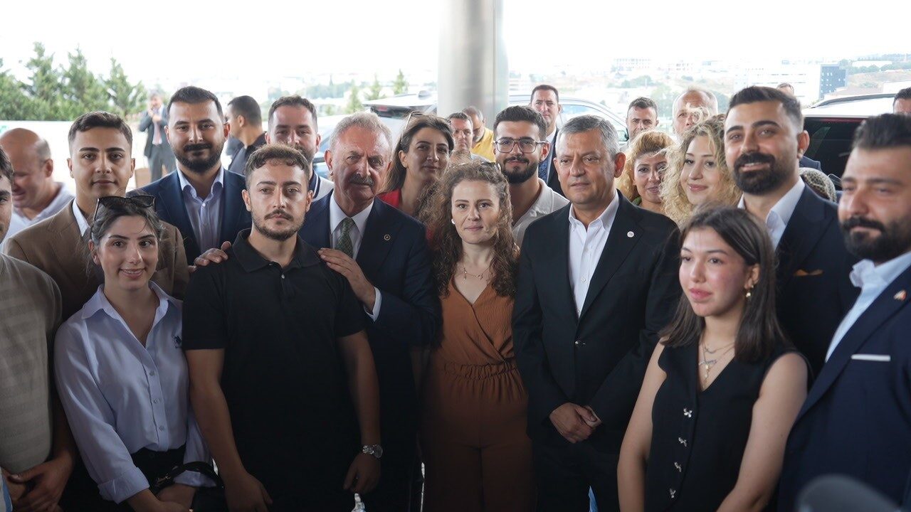 Özgür Özel: "Biz bu milletin önünde soruları yanıtlamak, masumiyetimizi kanıtlamak istiyoruz" 17 Bülten Medya -