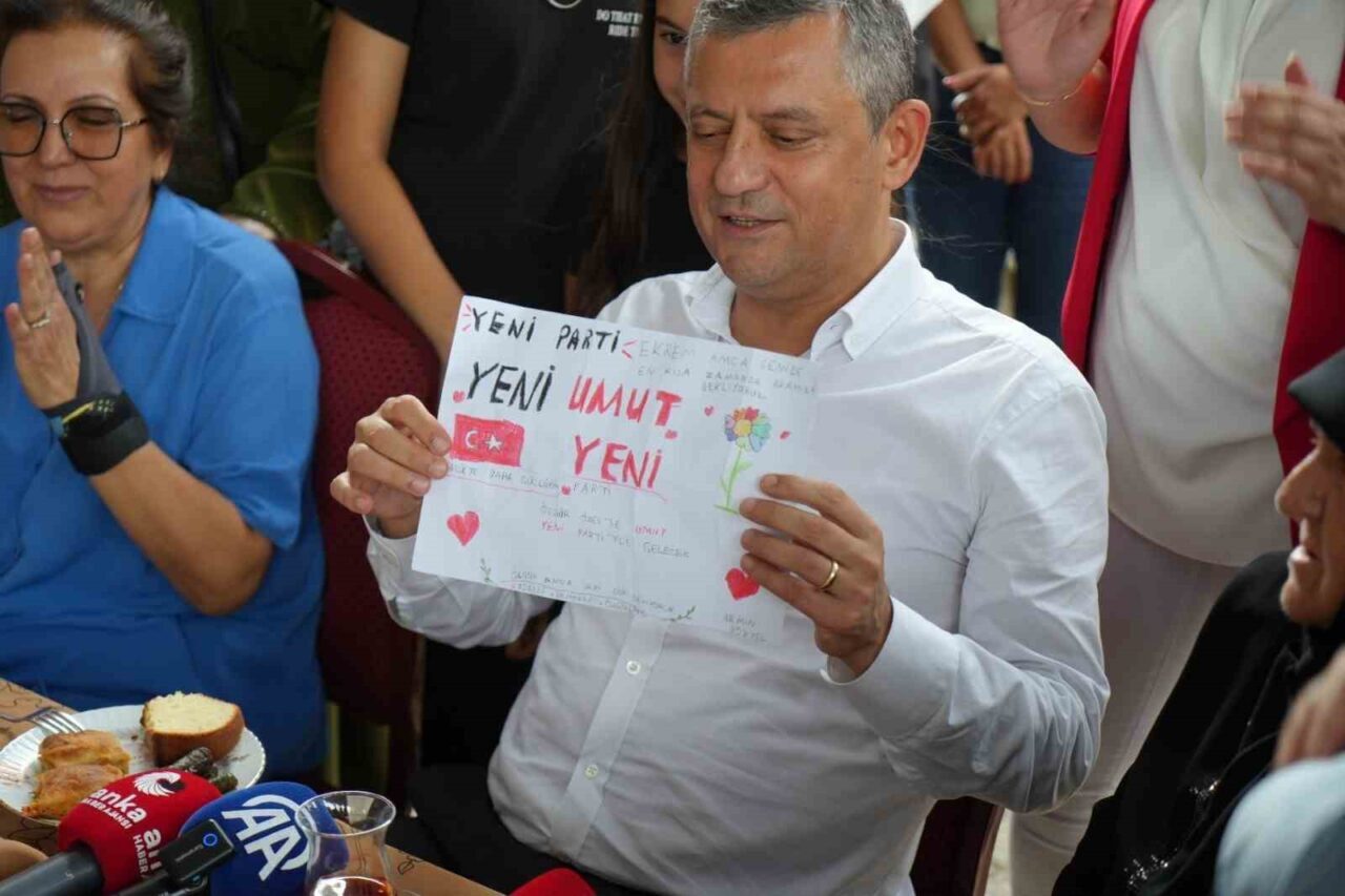 Özgür Özel: "Biz bu milletin önünde soruları yanıtlamak, masumiyetimizi kanıtlamak istiyoruz" 18 Bülten Medya -