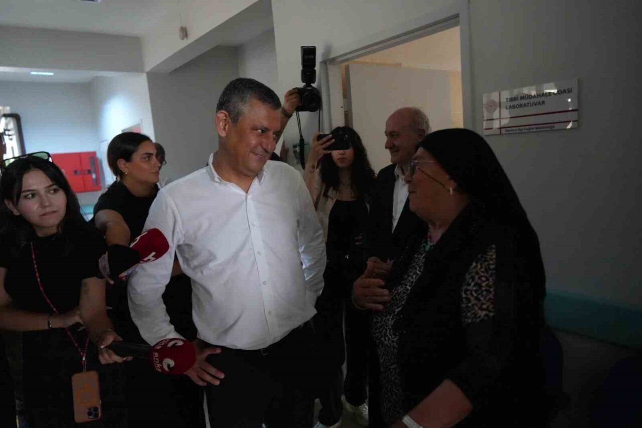 Özgür Özel ile vatandaş arasında Kılıçdaroğlu diyaloğu: Gülerek yanıtladı 4 Bülten Medya -