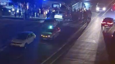 Sakarya’nın Karasu ilçesinde panelvan ile çarpışan motosiklet sürücüsü, ağır yaralandı.