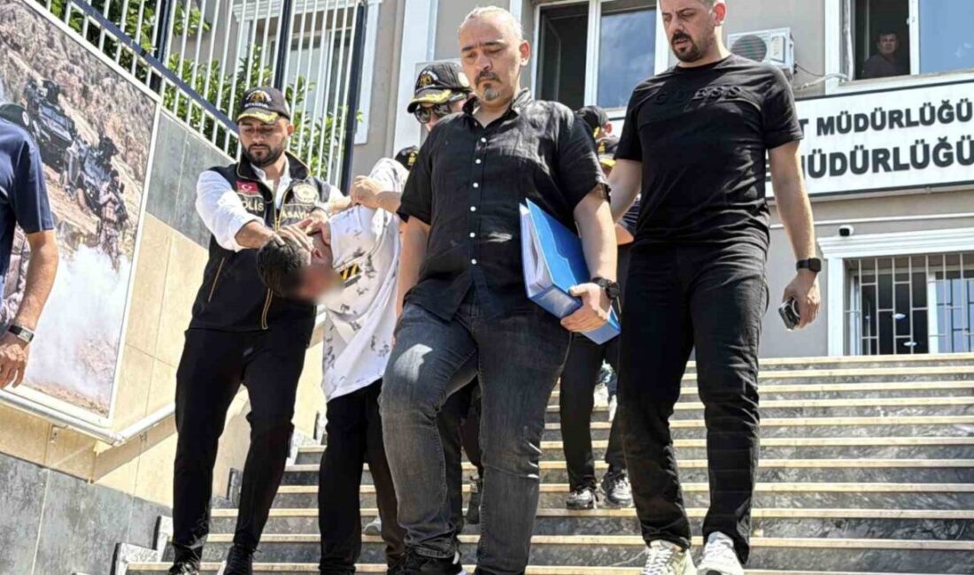 Pendik’te silahlı saldırıya uğrayan iş adamı hayatını kaybetti: Saldırı anı kamerada İstanbul’un Pendik ilçesinde inşaat alanından çıkarken silahlı saldırıya uğrayan iş