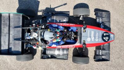 Kocaeli Üniversitesi Formula Takımı, kendi tasarladığı elektrikli ve içten yanmalı