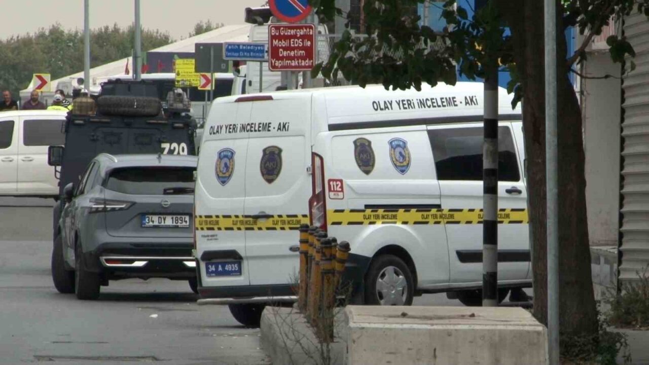 Polise bıçakla saldıran şüpheli ayağından vurularak yakalandı: Üzerinden uyuşturucu çıktı 11 Bülten Medya -