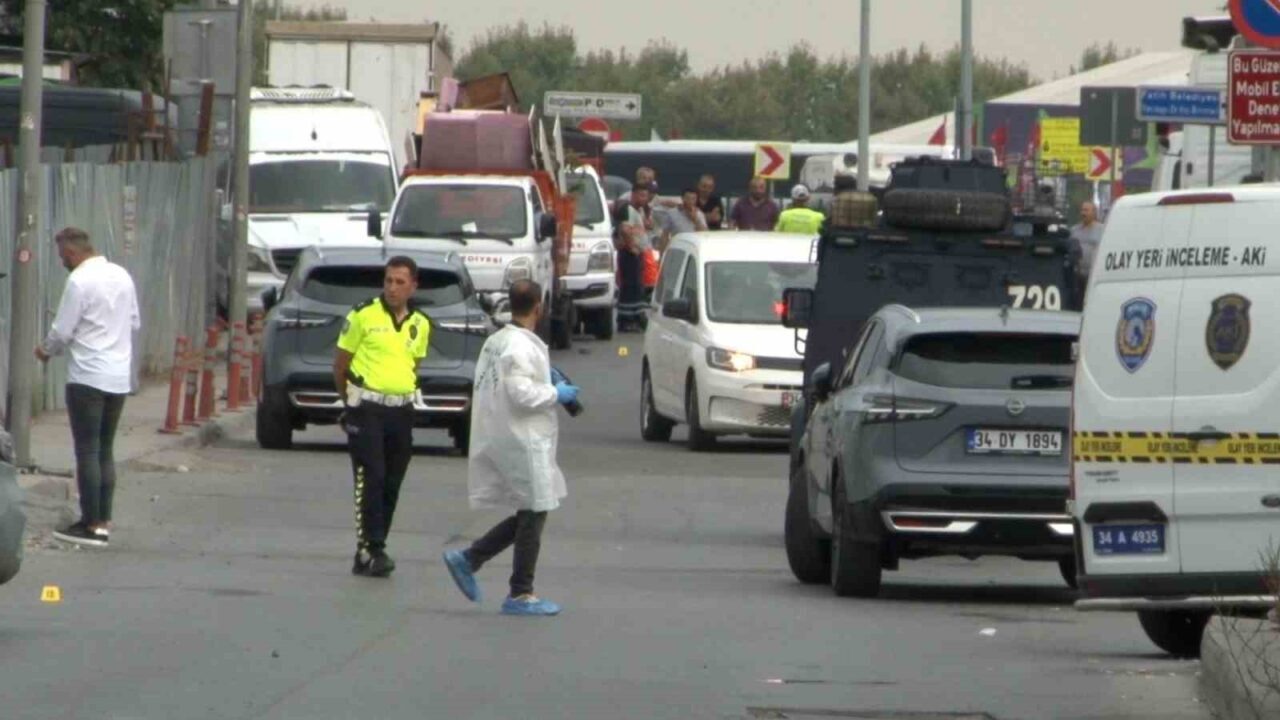 Polise bıçakla saldıran şüpheli ayağından vurularak yakalandı: Üzerinden uyuşturucu çıktı 12 Bülten Medya -