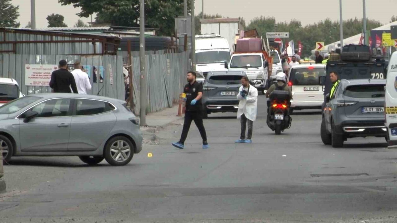 Polise bıçakla saldıran şüpheli ayağından vurularak yakalandı: Üzerinden uyuşturucu çıktı 10 Bülten Medya -