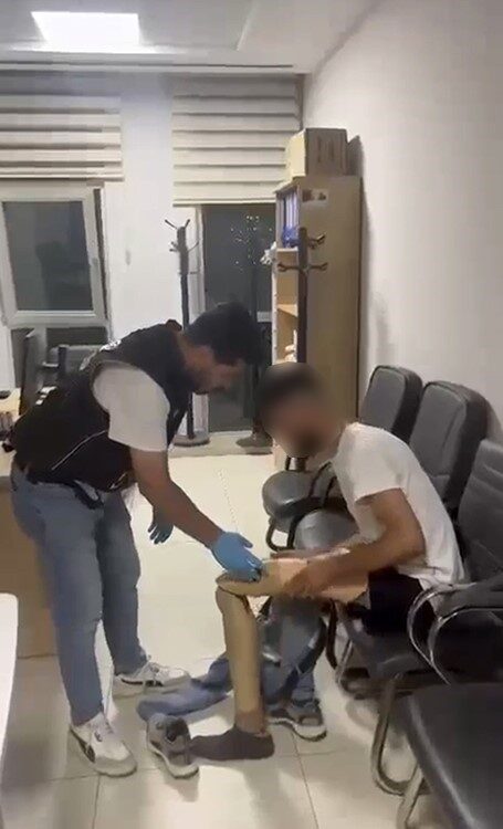 Protez bacağından uyuşturucu çıktı! 1 Bülten Medya -