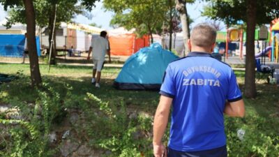 Kocaeli sahillerinde yaz yoğunluğunun artmasıyla birlikte zabıta ekipleri denetimlerini sıklaştırdı.