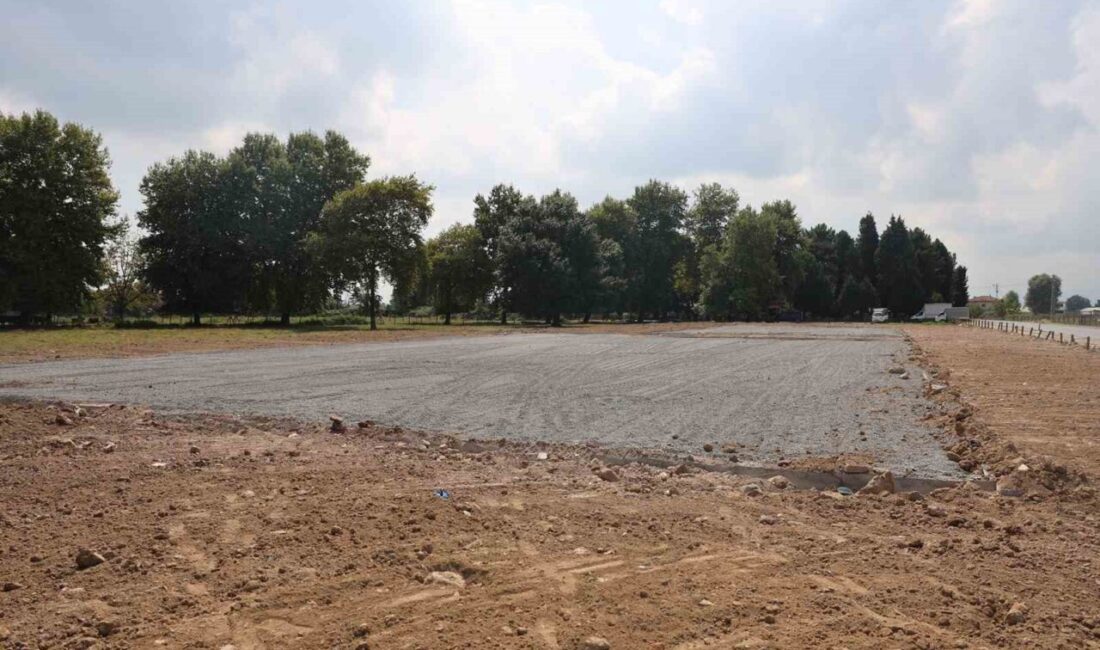 Sakarya Büyükşehir Belediyesi’nin 17 mahalleye kazandırdığı futbol, voleybol, basketbol sahası