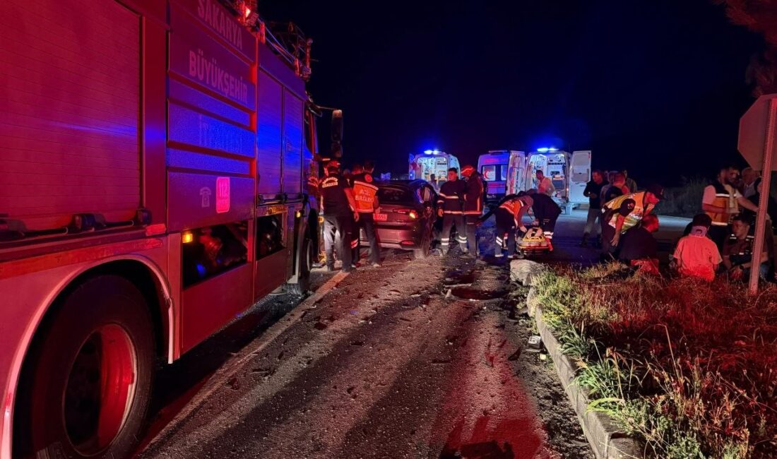 Karasu’da Gece Yarısı Kaza: 5 Yaralı! Sakarya’nın Karasu ilçesinde iki otomobilin çarpıştığı kazada 5 kişi yaralandı.