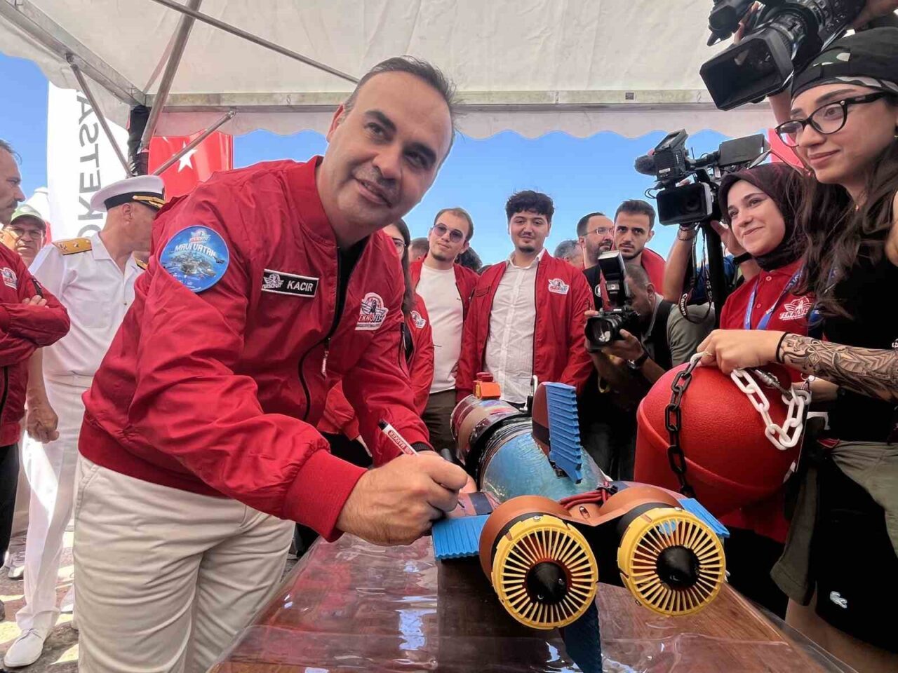 Sanayi ve Teknoloji Bakanı Kacır, TEKNOFEST Mavi Vatan’ı ziyaret etti 21 Bülten Medya -