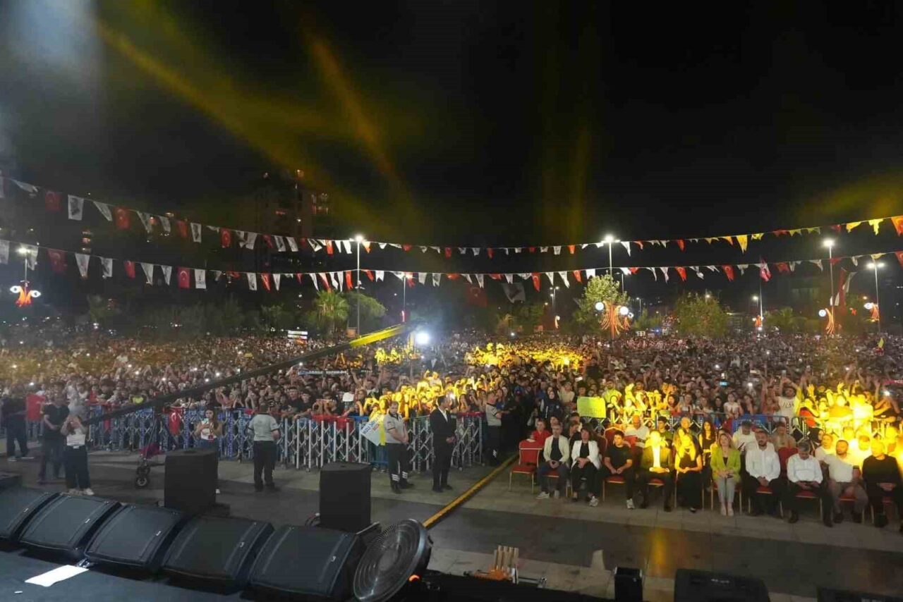 Sancaktepe’de coşku tavan yaptı: Ceza, 30 Ağustos’ta on binleri Meydan Parkı’nda buluşturdu 22 Bülten Medya -