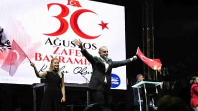 Sancaktepe Kültür Sanat Festivali’nin ikinci gününde coşku ve müzik bir