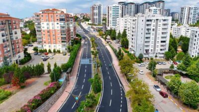 Kocaeli’de ulaşımın önemli güzergahlarından Santral Rampası’nda yürütülen üstyapı yenileme çalışmalarında