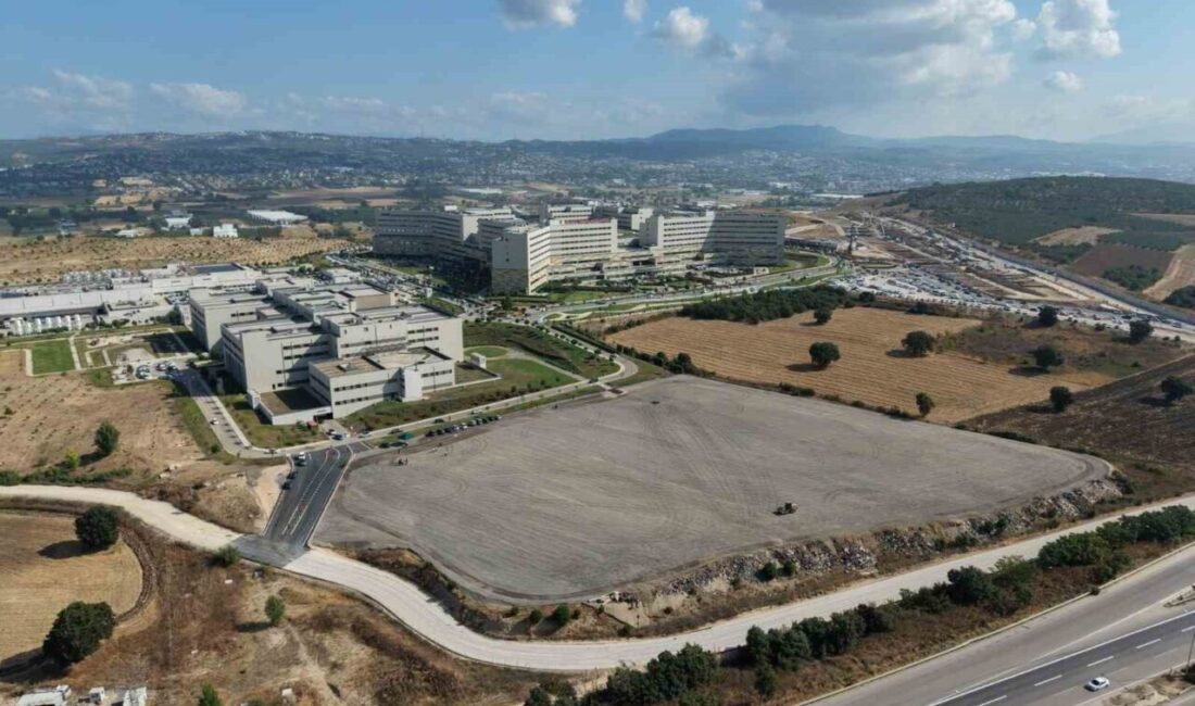 Şehir Hastanesi otoparkı hizmete açıldı Bursa Büyükşehir Belediyesi Başkan Vekili Şahin Biba’nın 6 Ağustos tarihinde