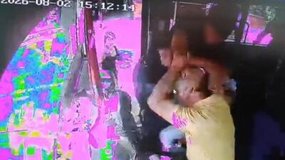Kocaeli’de özel halk otobüsü şoförü, tanımadığı bir şahsın yumruklu saldırısına