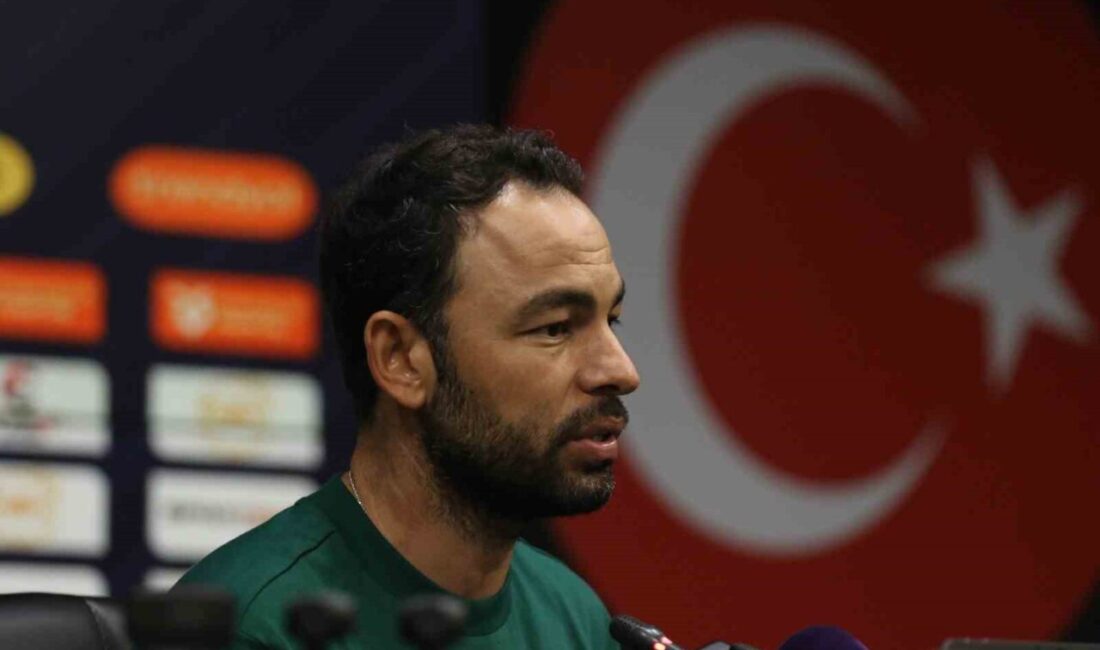 Selçuk İnan: “Galibiyeti taraftarımıza armağan ediyorum” Kocaelispor Teknik Direktörü Selçuk İnan, Amed Sportif Faaliyetler karşısında aldıkları