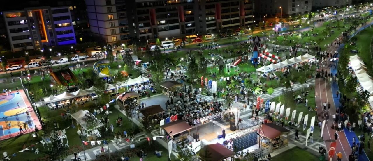 Bursa Büyükşehir Belediyesi'nin Bursa'nın Fethi'nin 700. yılı kapsamında düzenlediği İlçe