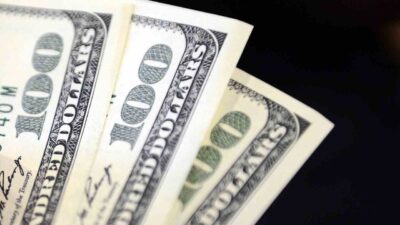 Dolar 47,5460 liradan, euro ise 54,8950 liradan haftaya başladı. İstanbul