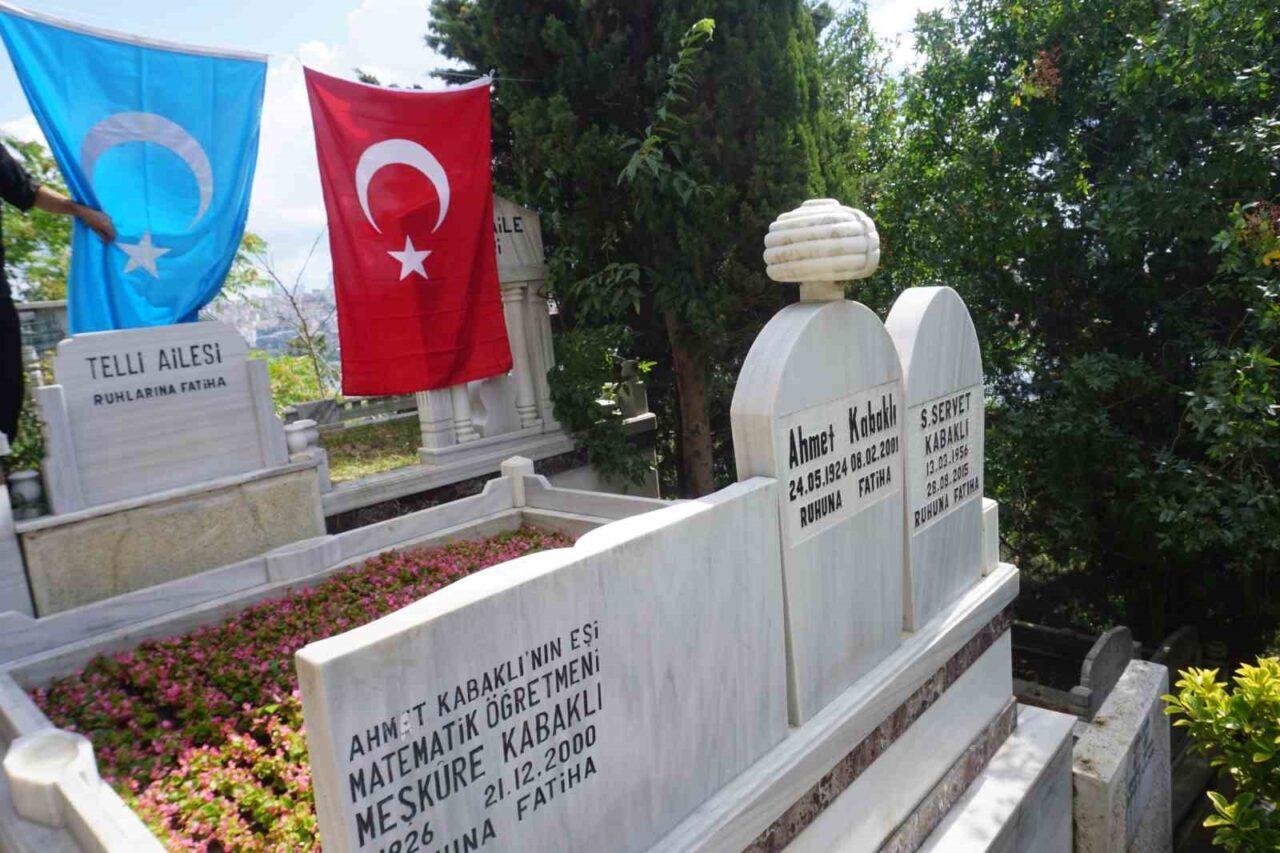 Servet Kabaklı, vefatının 11. yılında mezarı başında anıldı 31 Bülten Medya -