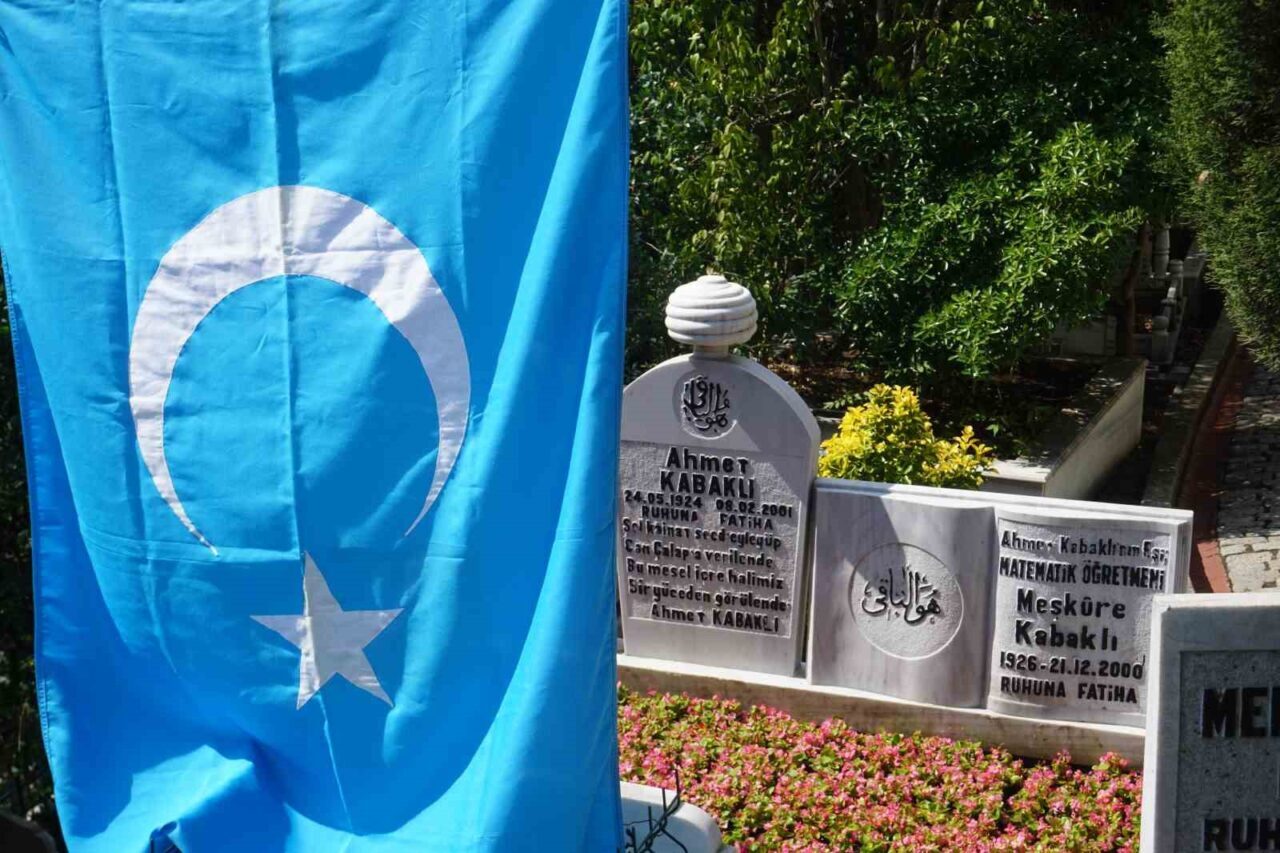 Servet Kabaklı, vefatının 11. yılında mezarı başında anıldı 30 Bülten Medya -